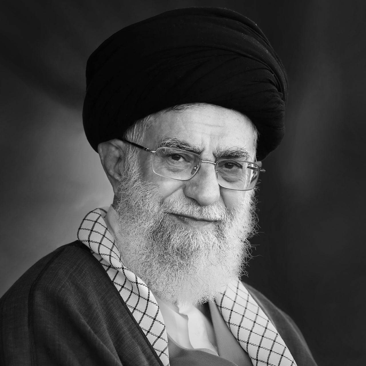 هیئت دولت جمهوری اسلامی ایران در پی شهادت امام امت ، سیدالشهدای ایران ؛  ۴۰ روز عزای عمومی و یک هفته تعطیل  اعلام کردند